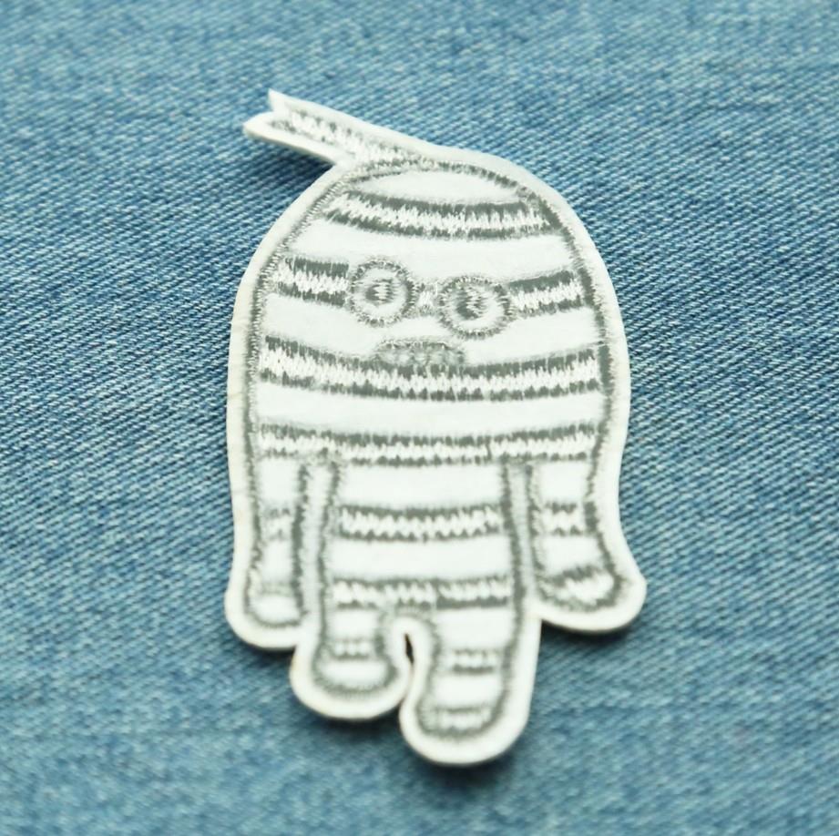 fashionable patches embroidery fabric design dress cap and clothing embroidery